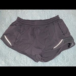 Lululemon Hotty Hot Shorts II 2.5”